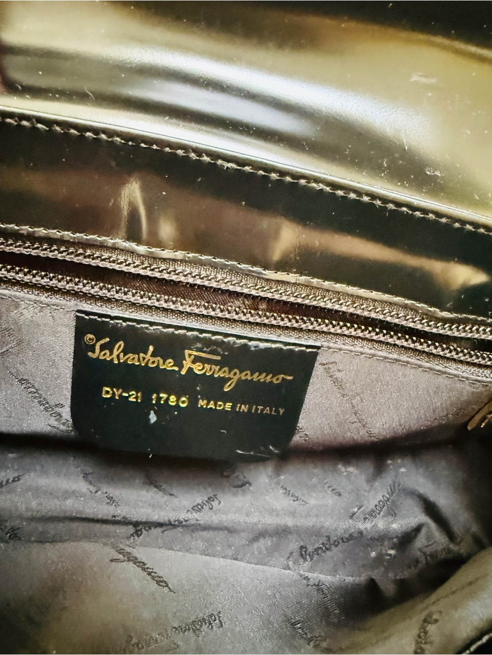 Salvatore Ferragamo Black and Gray Textured Shoulder Bag with Gold Tone Clasp - Picture 4 of 5